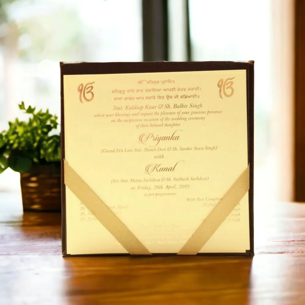 KL8502 Velvet Fabric Hardboard Padding Thick Wedding Card with 2 Card Inserts, 1 MDF Carry Bag Style Holder and Acrylic Mirror with Couple Names - Image 4